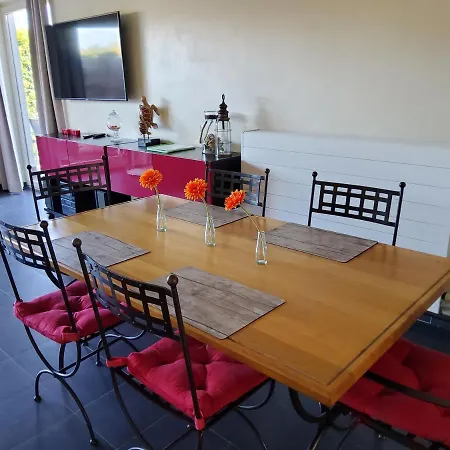 In Met Tuin En Parkeerplaats Holiday home Knokke-Heist
